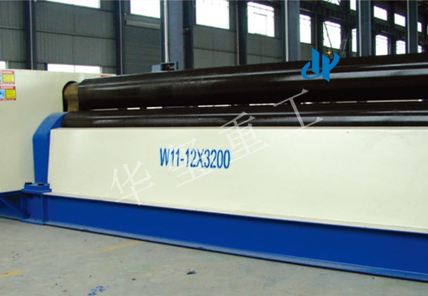 機械式三輥對稱(chēng)卷板機.jpg 機械式三輥對稱(chēng)卷板機.jpg